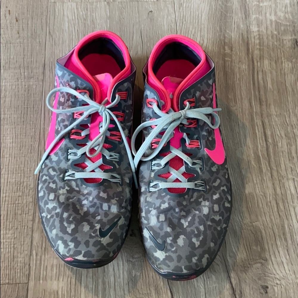 Nike Tennis Shoes